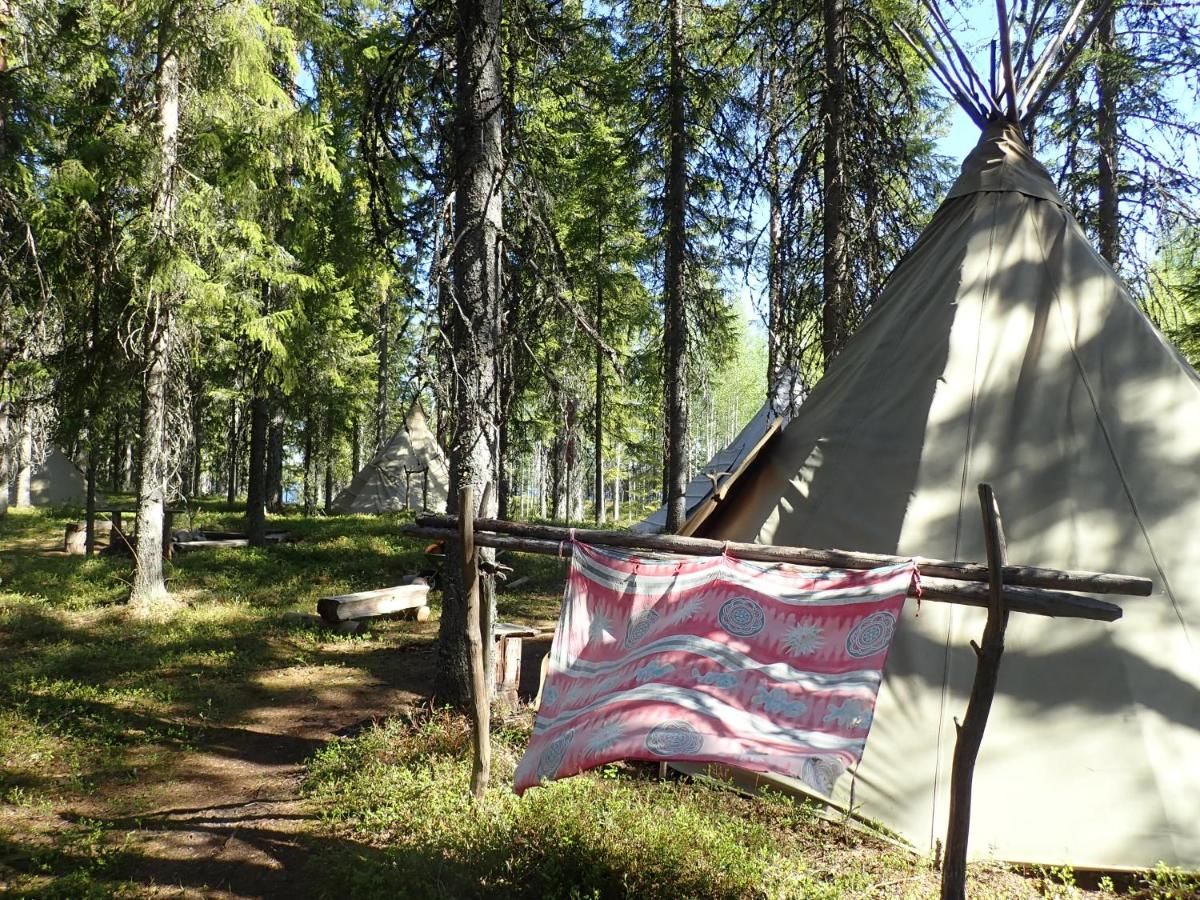 Люкс-шатры Kotakylä - Teepee Village Juuka